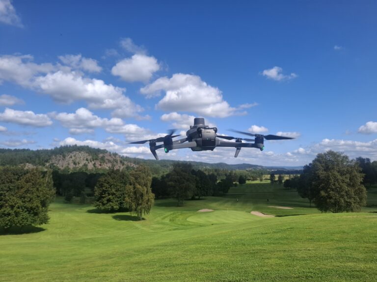 Banan mäts in och filmas till Trackman